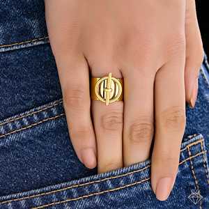 Bague de mode inspirée de la boucle de ceinture anti-ternissement Bold & Gold par PRAO Taille réglable - Product Image 4