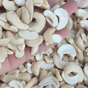 Trusted Factory SANTIGO <b>Nuts</b> <b>Kernels</b> Broken Kaju Kaju Cashew <b>Nuts</b> OEM, ODM Packaging - Product Image 1