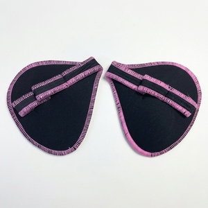 Protège-mains réglables en néoprène noir et rose avec fermeture auto-agrippante pour la musculation et la gym - Product Image 4