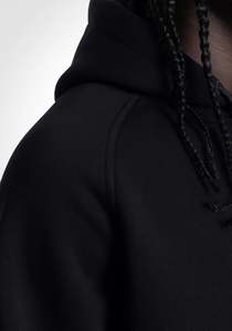 เสื้อฮู้ดดี้สีดำแบบกำหนดเองสำหรับผู้ชาย |   ผ้าฟลีซคอตตอน 100% เกรดพรีเมียมหนานุ่มพิเศษ |   สไตล์ไฮสตรีท |   โลโก้แบรนด์แบบกำหนดเอง |   การจัดหาสินค้าจากผู้ผลิต (OEM) - Product Image 6