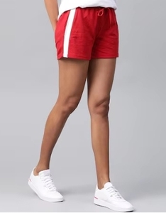 Shorts en coton tricoté rouge pour femme avec taille à cordon de serrage et poches, coupe décontractée, séchage rapide, respirant, taille basse - Product Image 1