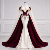 Robe de mariée de luxe en satin, coupe A-line, longueur ras du sol, avec traîne, épaule asymétrique, taille naturelle, broderie artisanale, couleur Bourgogne Royal Ivoire