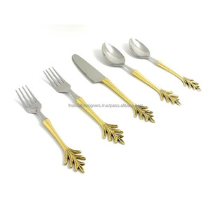 Juego de cubiertos de metal hecho a mano de lujo creado con artesanía experta que proporciona elegancia moderna y utilidad de mesa superior - Product Image 4