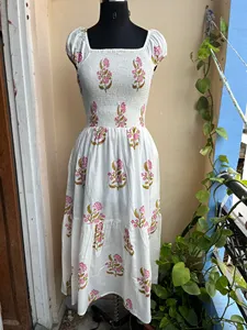 Vestido largo de algodón estampado a mano, 100% algodón, con bordado floral, cuello cuadrado, túnica india, vestido maxi de verano para mujer, hecho a mano. - Product Image 3