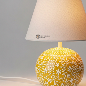 Lampe de table de luxe en os jaune incrusté avec abat-jour beige |   Éclairage de chevet floral artisanal - Product Image 5