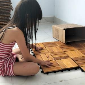 Dalles de terrasse extérieures emboîtables de haute qualité / Revêtement de sol en bois, taille 300 x 300 mm, décor balcon, jardin, allée, terrasse, patio. - Product Image 4