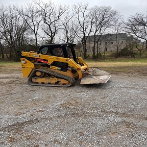 Cargadora compacta industrial Cat249d3 diseñada para contratistas que necesitan potencia, estabilidad y un rendimiento duradero. - Product Image 5