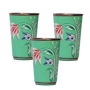 Juego de cuatro vasos de cobre para fiestas con un acabado brillante y de aspecto magnífico para bodas lujosas y celebraciones reales. - Product Image 4