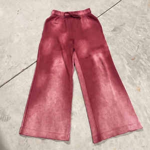 Pantalon décontracté léger pour homme Askar, coupe large, en polyester tissé, imprimé lettres, avec fermeture éclair, cordon de serrage et taille élastique, couleur unie rouge - Product Image 1