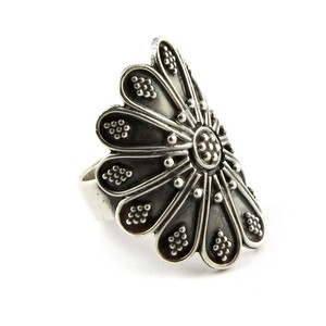 Anillos Plateados con Diseño Floral, Estilo Bohemio de Moda India, Joyería con Engaste de Bisel para Compromiso y Boda - Product Image 1