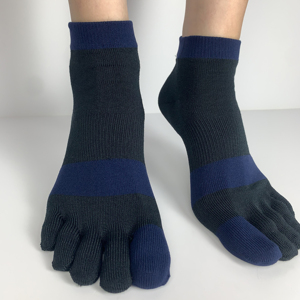 Chaussettes de randonnée athlétiques respirantes et antibactériennes à cinq doigts pour jeunes, anti-humidité, pour l'escalade et l'entraînement - Product Image 3