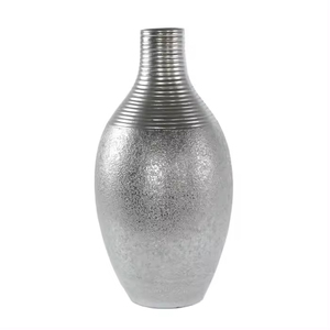 Florero Alto de Metal de Diseño Elegante con Acabado Dorado para Decoración de Mesa, Hogar y Bodas - Product Image 2