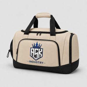 Bolsa de fútbol premium hecha con material ligero y duradero que ofrece amplio espacio de almacenamiento, cremalleras resistentes y opciones de transporte cómodas. - Product Image 6