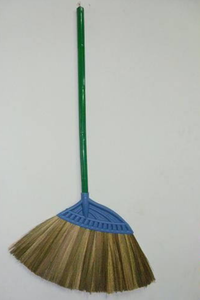 Escoba Eco2go Vietnam de Alta Resistencia y Ligera para Limpieza de Pisos en Interiores y Exteriores - Escoba con Mango de Madera Directo de Fábrica - Product Image 4