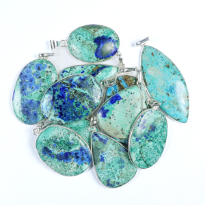 Pendentif artisanal de haute qualité en azurite-malachite, collier unique en pierre précieuse naturelle, style bohème, design paix, argent - Product Image 2