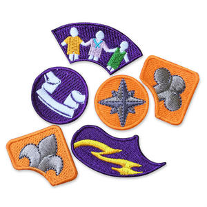 Parches de tela tridimensionales termoadhesivos, cosidos o adhesivos, con formas de corazón y letras del alfabeto, etiquetas autoadhesivas para sombreros. - Product Image 1
