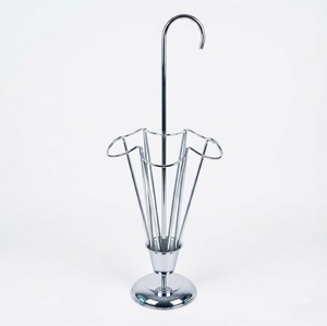 Porte-parapluie en métal argenté avec pieds à griffes, design orné en treillis tressé, support autoportant pour entrée, bureau et hall d'hôtel - Product Image 2