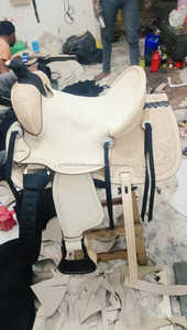 Selle de cheval en cuir occidental ROYAL INTERNATIONAL RI2022-001 avec ensemble d'accessoires, provenant de l'Uttar Pradesh - Product Image 6