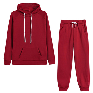 Conjunto Deportivo Unisex de Sudadera con Capucha y Pantalones Jogger Negros, 100% Algodón, Manga Larga, Color Sólido, con Bolsillos con Cordón - Product Image 3
