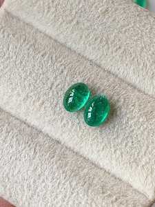 Esmeraldas Naturales Ovaladas Cabujón Verde Intenso, Par a Juego, Pulido Liso, Gemas Sueltas para Fabricación de Joyas y Pendientes ZUBEDA GEMS - Product Image 4