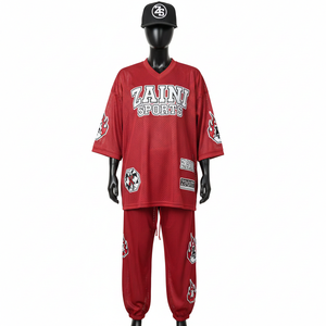 Conjunto deportivo de 2 piezas para hombre, ligero, de malla, 180 GSM, poliéster suave y transpirable, color rojo, con logo personalizado. - Product Image 5