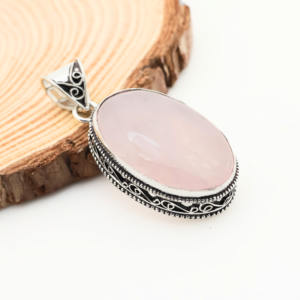 Colgante de piedra preciosa de cuarzo rosa hecho a mano – Engaste relleno de plata - Product Image 3