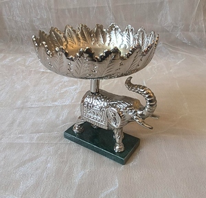 Support décoratif pour bol à fruits en forme d'éléphant, argenté, avec base en marbre et poignée en acier inoxydable, diamètre 24 cm, style vintage - Product Image 3