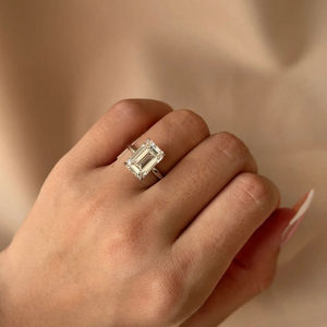 Anillo de Compromiso con Diamante Cultivado en Laboratorio, Corte Esmeralda, Clásico para Mujer, Oro Blanco de 14K, Certificado IGI, Color E, Bañado en Rodio, Minimalista - Product Image 1