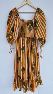 Robe longue bohème jaune à rayures et imprimé floral, coupe trapèze en coton, robe d'été décontractée avec corsage froncé, tenue de vacances pour femme - Product Image 4