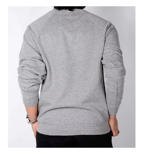 Sudadera de cuello redondo gris para hombre, de tejido grueso, corte regular, color liso, manga larga, informal, para otoño. - Product Image 6