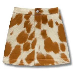 Falda de cuero con pelo de vaca para mujer con cremallera lateral, proveedor de Pakistán, ropa de mujer de cuero PU - Product Image 3