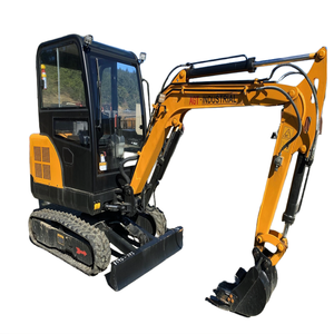 Mini-excavatrice moderne de 3 tonnes prête pour les travaux d'aménagement paysager et les projets utilitaires - Product Image 1