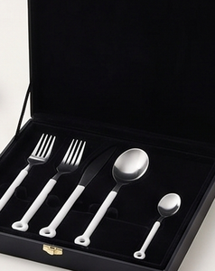 Ensemble d'argenterie élégant avec manches blanches en acier inoxydable pour buffet de desserts, hôtels et restaurants - Product Image 6