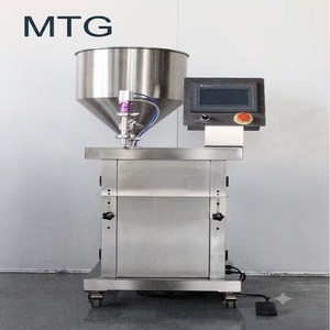 เครื่องบรรจุของเหลวแบบกึ่งอัตโนมัติควบคุมด้วย PLC ใช้ปั๊มเกียร์ไฟฟ้า สำหรับบรรจุเครื่องดื่ม แชมพู น้ำบริสุทธิ์ ลงในขวดแก้ว ความแม่นยำสูง - Product Image 1