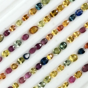 Saphirs naturels à facettes 100% naturels avec des couleurs très belles, un bon lustre, pierres de saphir certifiées pour la fabrication de bijoux - Product Image 1