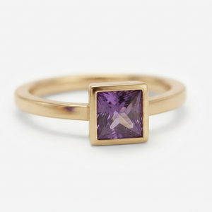 Anillo Fino de Plata 925 con Zirconia Morada Cuadrada de Corte Princesa Chapado en Oro, Engaste Geométrico, para Mujer, Regalo para Boda o Fiesta - Product Image 1