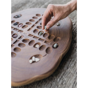 Juego de Mesa Ludo de Madera Hecho a Mano, Juego de Estrategia de Madera Sólida con Borde Natural de Lujo, Regalo para Adultos y Familias, Decoración Premium para el Hogar - Product Image 5