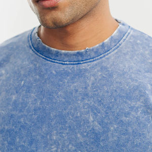 T-shirt personnalisé 100% coton avec logo, effet vieilli, imprimé DTG, coupe oversize, noir, style vintage délavé à l'acide - Product Image 5