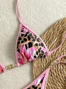 Conjunto de Bikini con Estampado Floral para Mujer, Traje de Baño de Dos Piezas con Cuello Halter y Diseño Paisley, Venta al Por Mayor OEM - Product Image 3