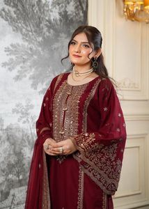 Conjunto de top de seda Fandy con bordado de diseñador y trabajo de lentejuelas, con pantalón sharara y dupatta, completamente cosido y listo para usar. - Product Image 6