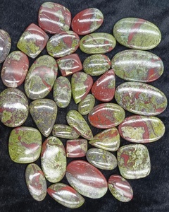 Piedras de Jaspe Natural Dragón de Sangre, Corte Pera, Corte Cojín, Marrón, Formas Mixtas, Venta al por Mayor para Fabricación de Joyas, Piedras para Colgantes - Product Image 1