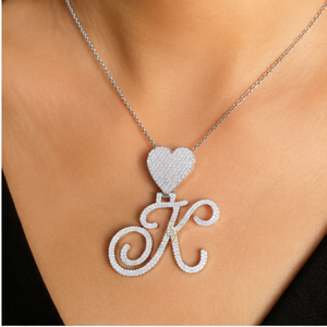 Collier personnalisé tendance avec breloque alphabet et fermoir cœur, en argent 925 rhodié, bijoux fins, pendentif initial en moissanite - Product Image 2