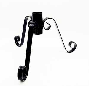 Soporte para árbol de Navidad de metal negro hecho a mano de los años 70 – Diseño curvo vintage único de 3 patas con tornillos de fijación, ideal - Product Image 1
