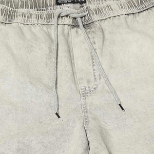 Shorts cargo pour homme en coton tissé gris clair écologique, style vintage, avec taille élastique et poches - Product Image 6