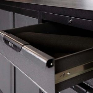 Banco da Lavoro in Acciaio per Garage 7FT con Pannelli Forati, Ripiani Regolabili, Prese di Corrente, Porta USB e Lampade LED Magnetiche - Product Image 4