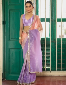 Sari en tissu rose KV orné de sequins, avec blouse non cousue - Product Image 3