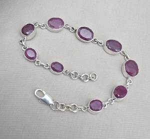 กำไลข้อมือรูปไข่ประดับทับทิม เงินแท้ 925 พลอยเจียระไน งานแฮนด์เมด เครื่องประดับพลอยสีแดง - Product Image 1