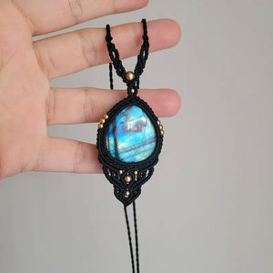 Collar con Colgante de Labradorita Negra Hecho a Mano, Estilo Boho, con Cuentas Doradas, Ajustable, para Mujeres y Niñas - Product Image 3