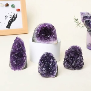 Vente en gros de grappe de cristaux d'améthyste naturelle, géode, pierre irrégulière violet foncé, agate Ruhi polie, Gujarat, décoration intérieure - Product Image 3