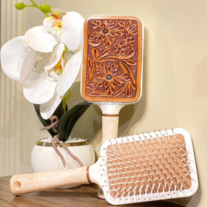 2024 nouvelle tendance véritable cuir usiné à la main Cowgirl brosse à cheveux peignes Boho Western cuir peignes élégant quotidien utilise accessoire de cheveux - Product Image 3